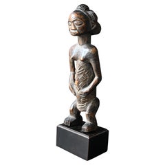 Weibliche Luba-Figur (Kalundwe-Stil), Demokratische Republik Kongo, Anfang 20.