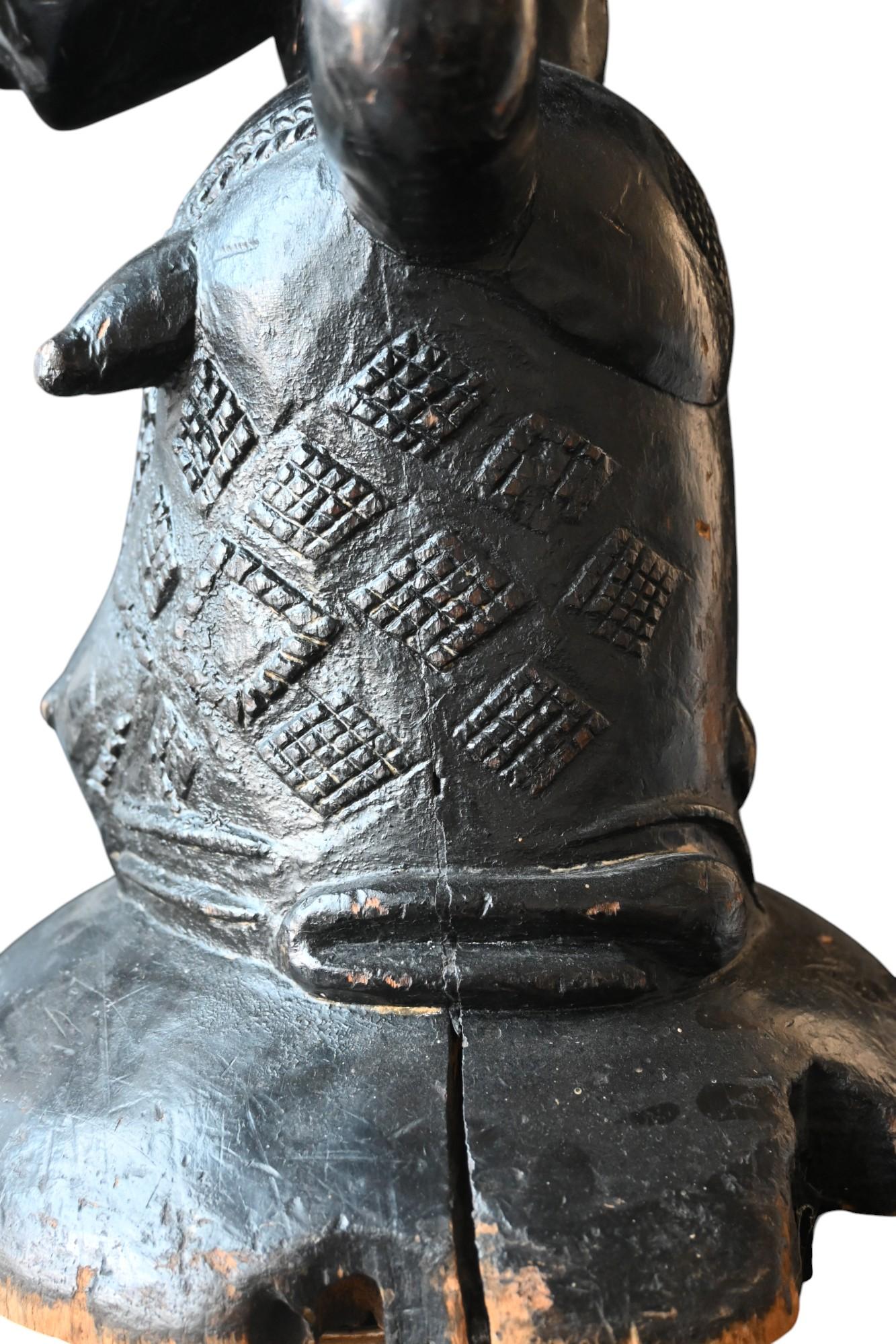 Tabouret cariatide Luba - Région d'Upemba, D.R. Congo, fin du 19e siècle Bon état - En vente à Bilzen, BE