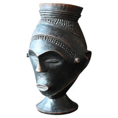 Coupe anthropomorphe Lele ou Kuba en bois sculpté, milieu du 20e siècle