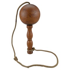 Grande gioco del bilboquet in bosso (oggetto in legno intagliato), XIX secolo