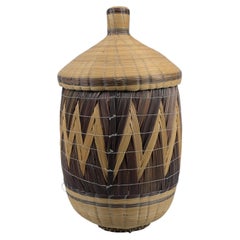 Covered Tutsi basket in geometric basketry - Rwanda, first half 20th century