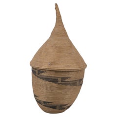 Tutsi "agaseke" covered basket with geometric decoration - Rwanda