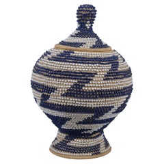 Covered Tutsi basket in raffia basketry and glass beads - Rwanda - mid 20th C.
