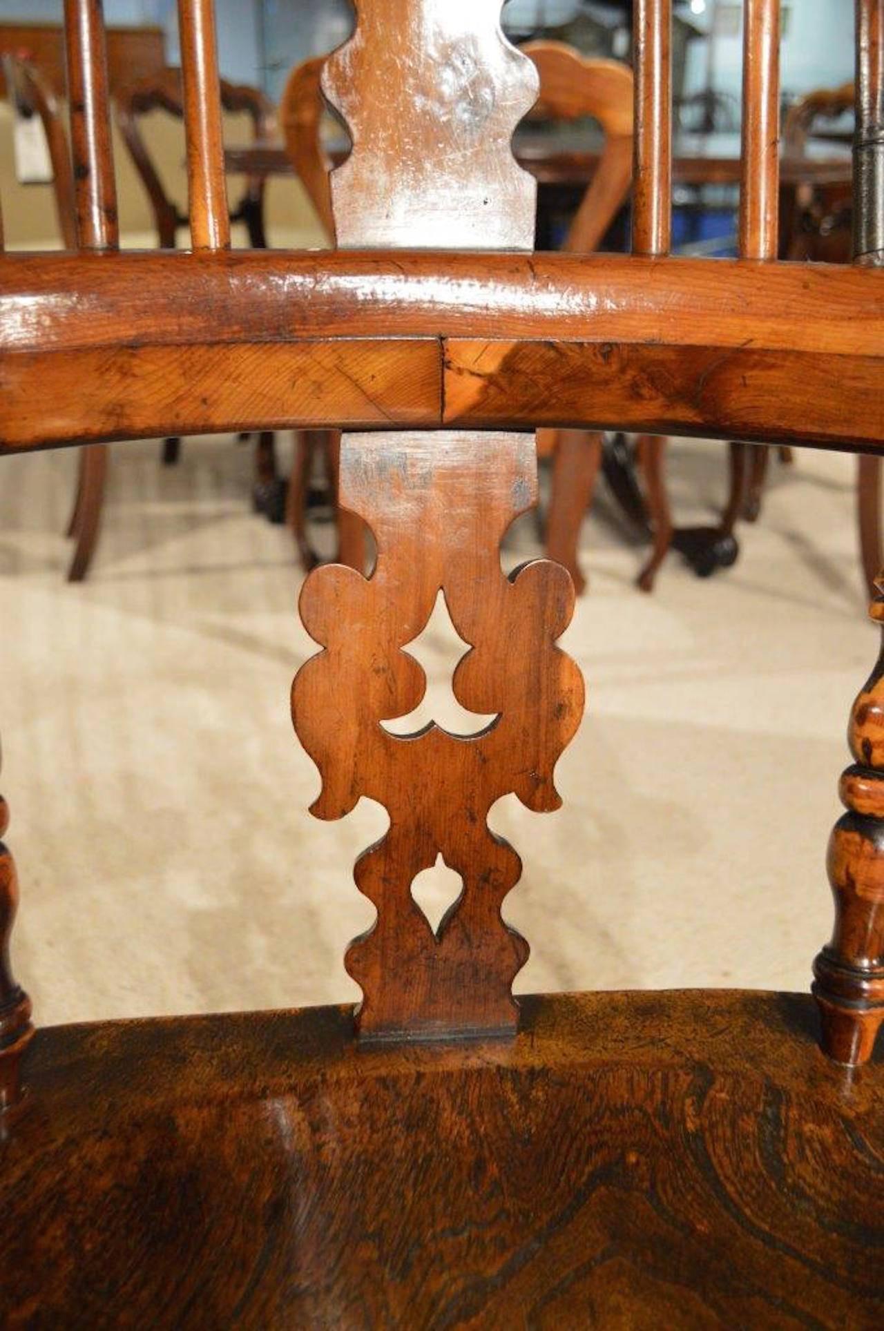 A Wonderful Set of 4 Yew Wood Broad Arm Windsor Chairs 1