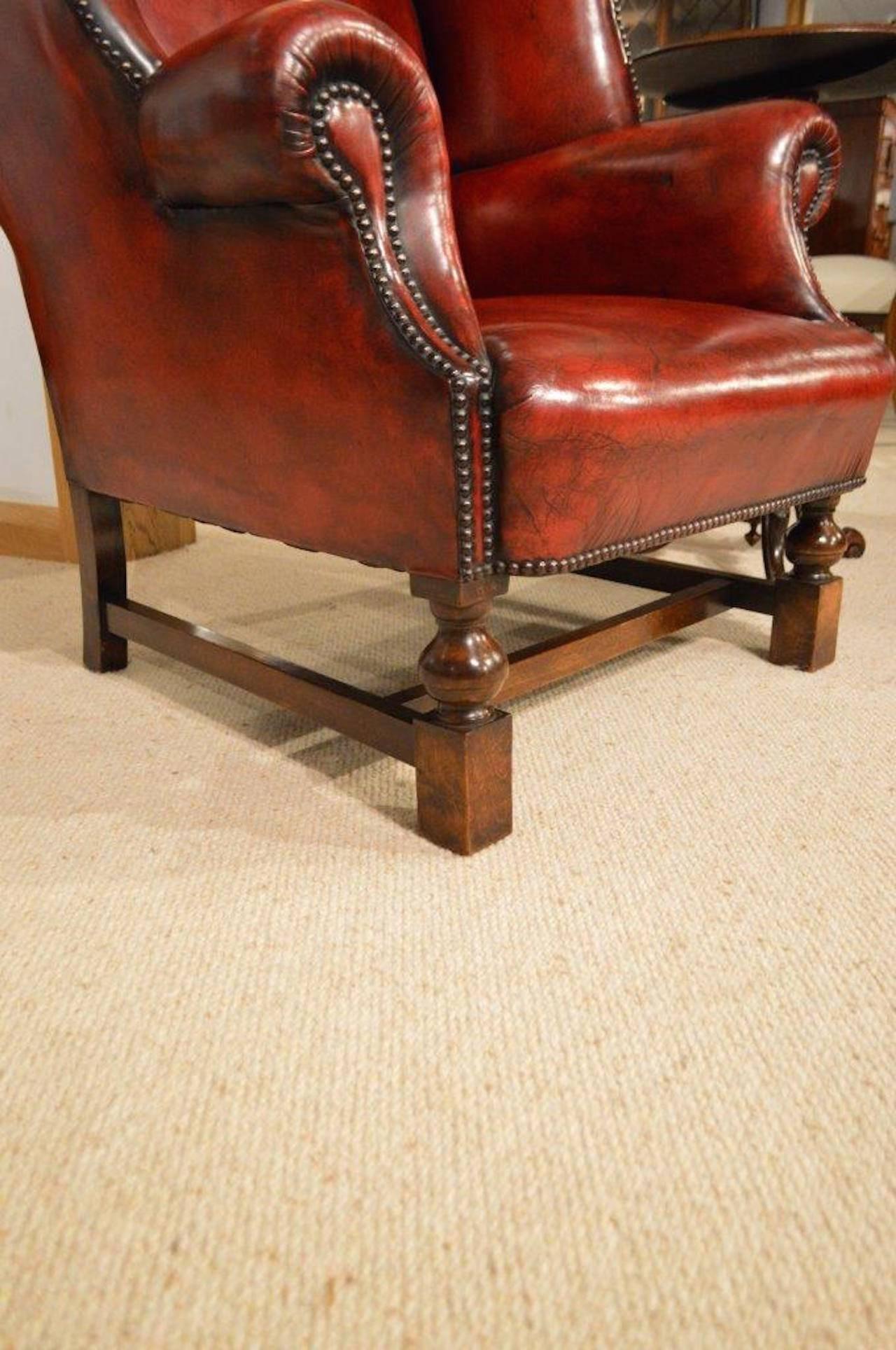 Good Red Leather and Oak Edwardian Period Antique Wing Armchair 1