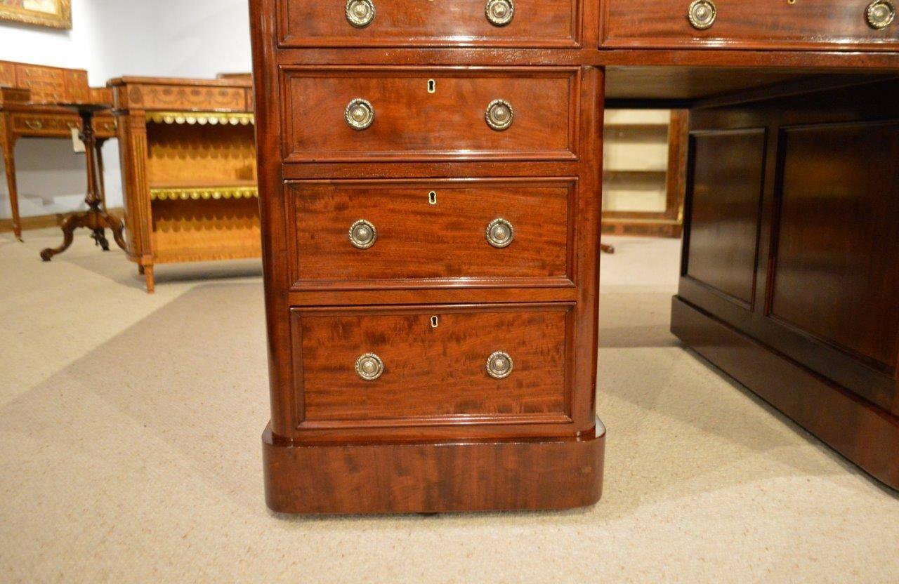 Beautiful Mahogany Victorian Period Antique Partners Desk 2