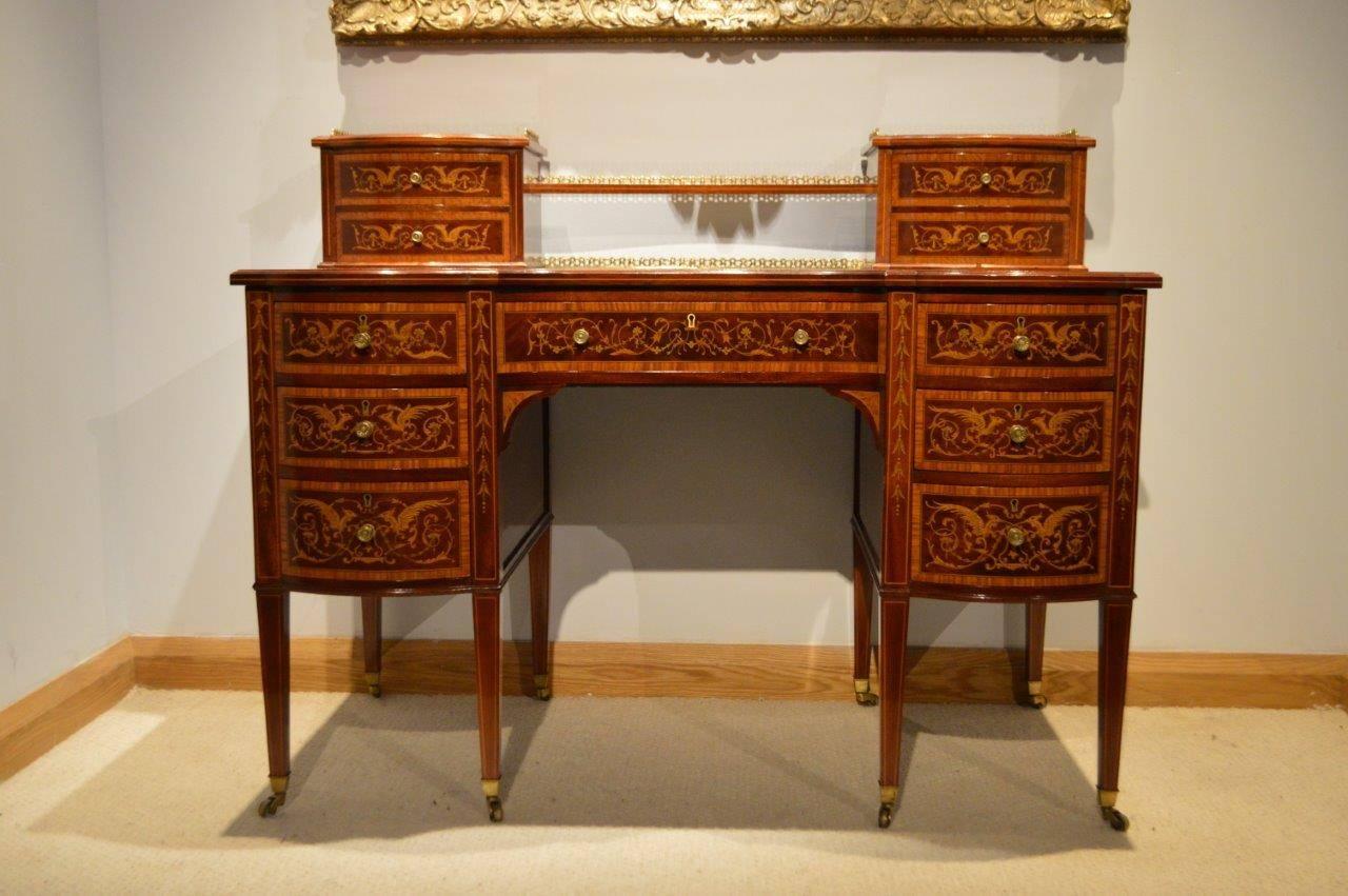 Stunning Quality Mahogany Inlaid Late Victorian Desk by Edwards & Roberts In Excellent Condition In Darwen, GB