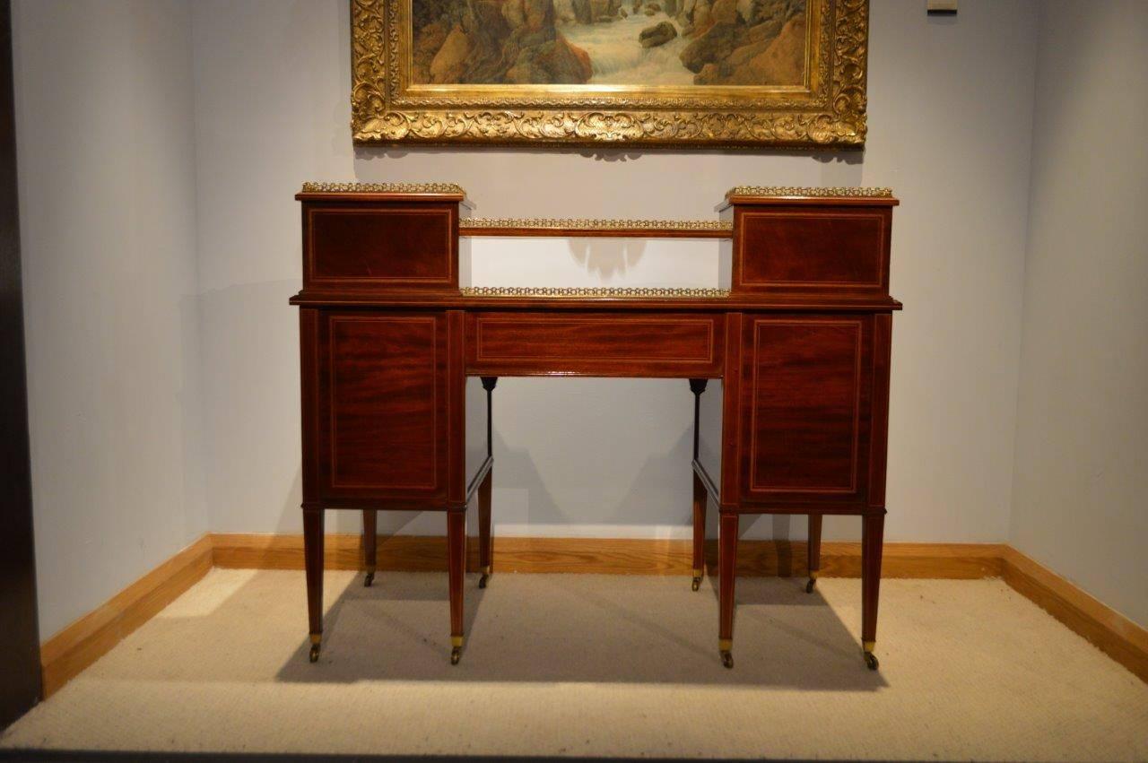 Stunning Quality Mahogany Inlaid Late Victorian Desk by Edwards & Roberts 3