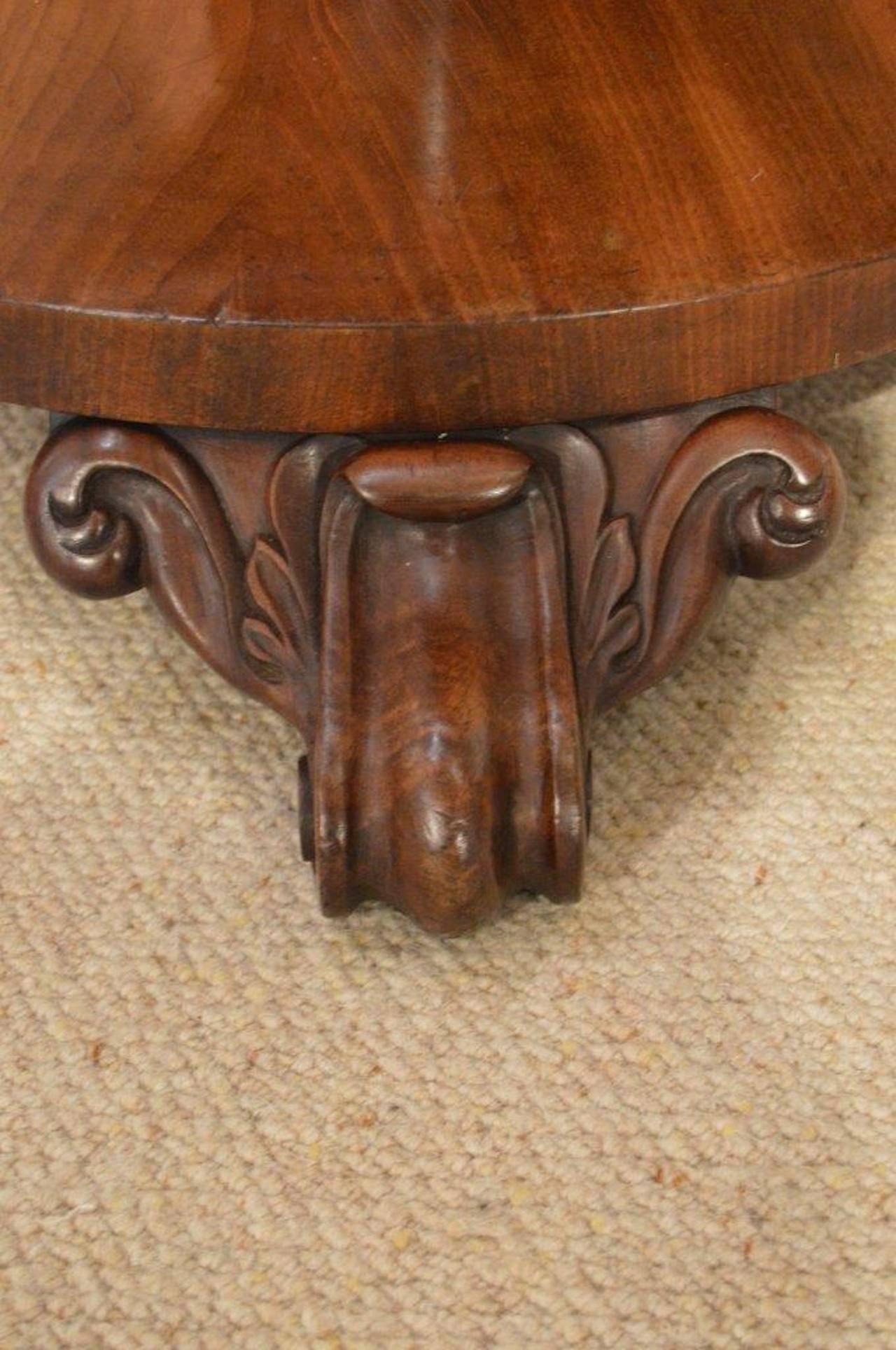 Mahogany Early Victorian Period Circular Loop / Dining Table In Excellent Condition In Darwen, GB