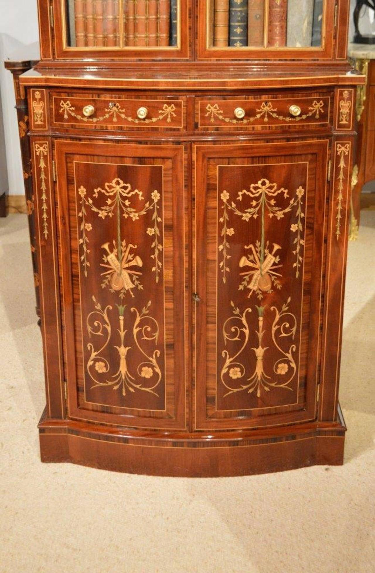 Stunning Quality Mahogany Late Victorian Period Bookcase by Edwards & Roberts 1