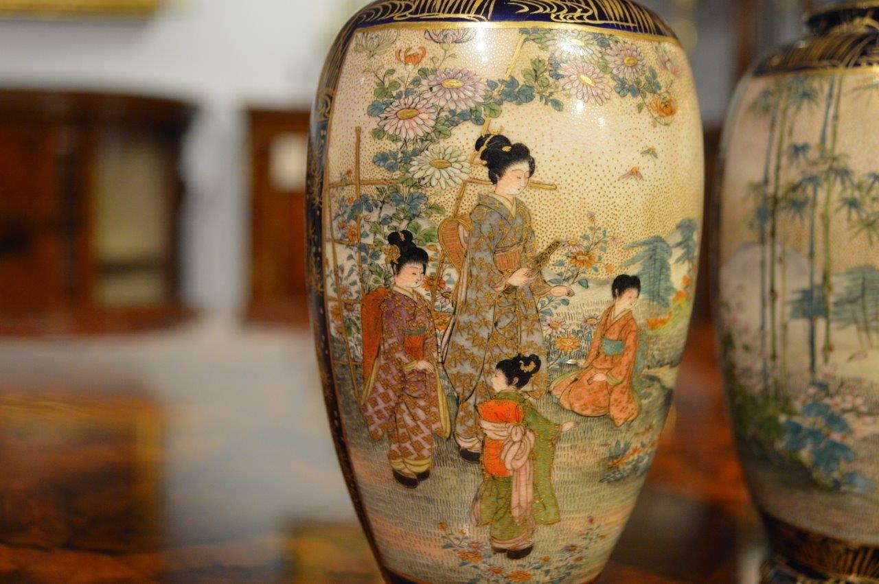 Good Pair of Japanese Meiji Period Satsuma Vases In Excellent Condition In Darwen, GB