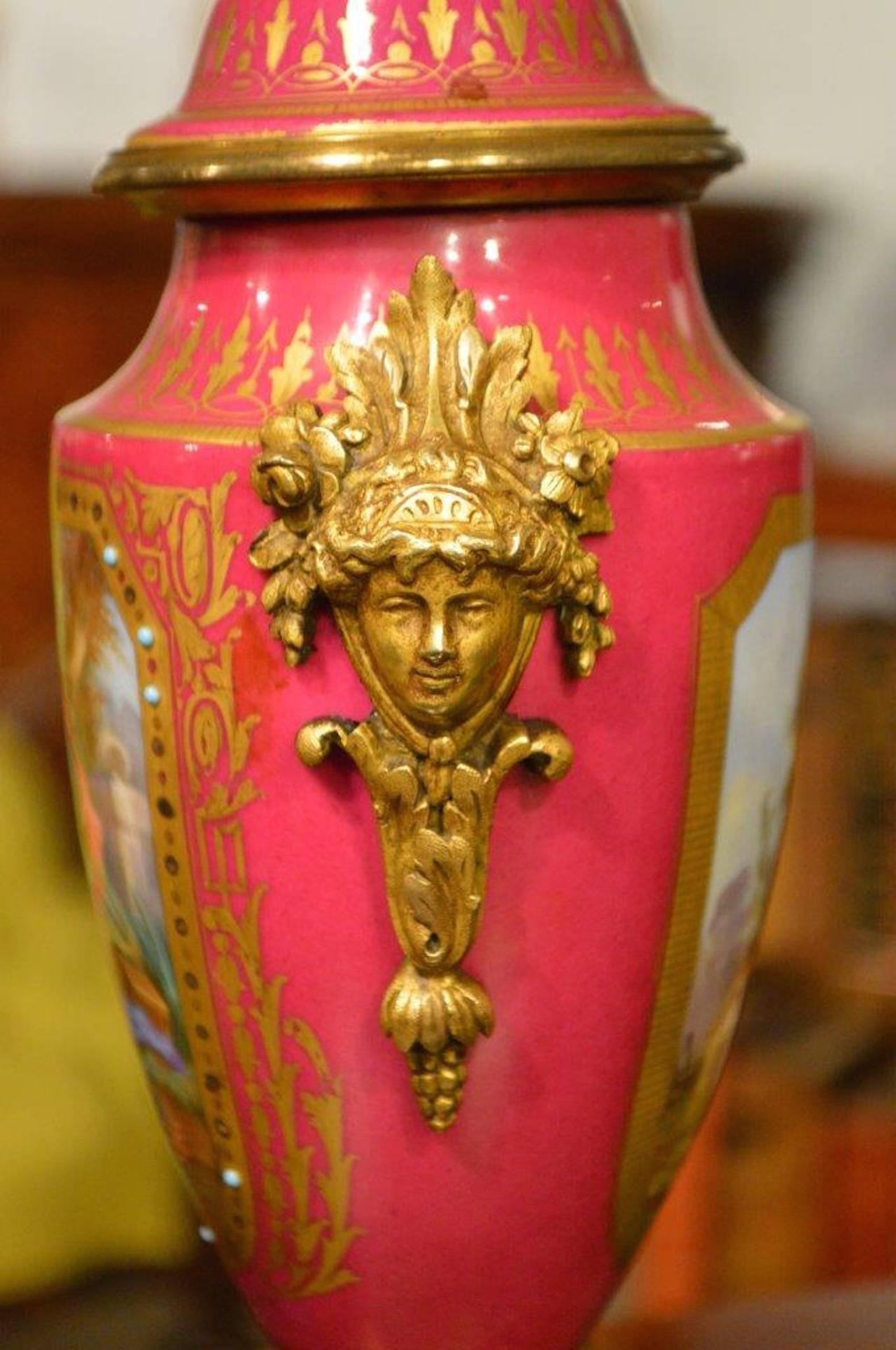 Pair of Sèvres Style, Late 19th Century Pink Porcelain Urns For Sale 2