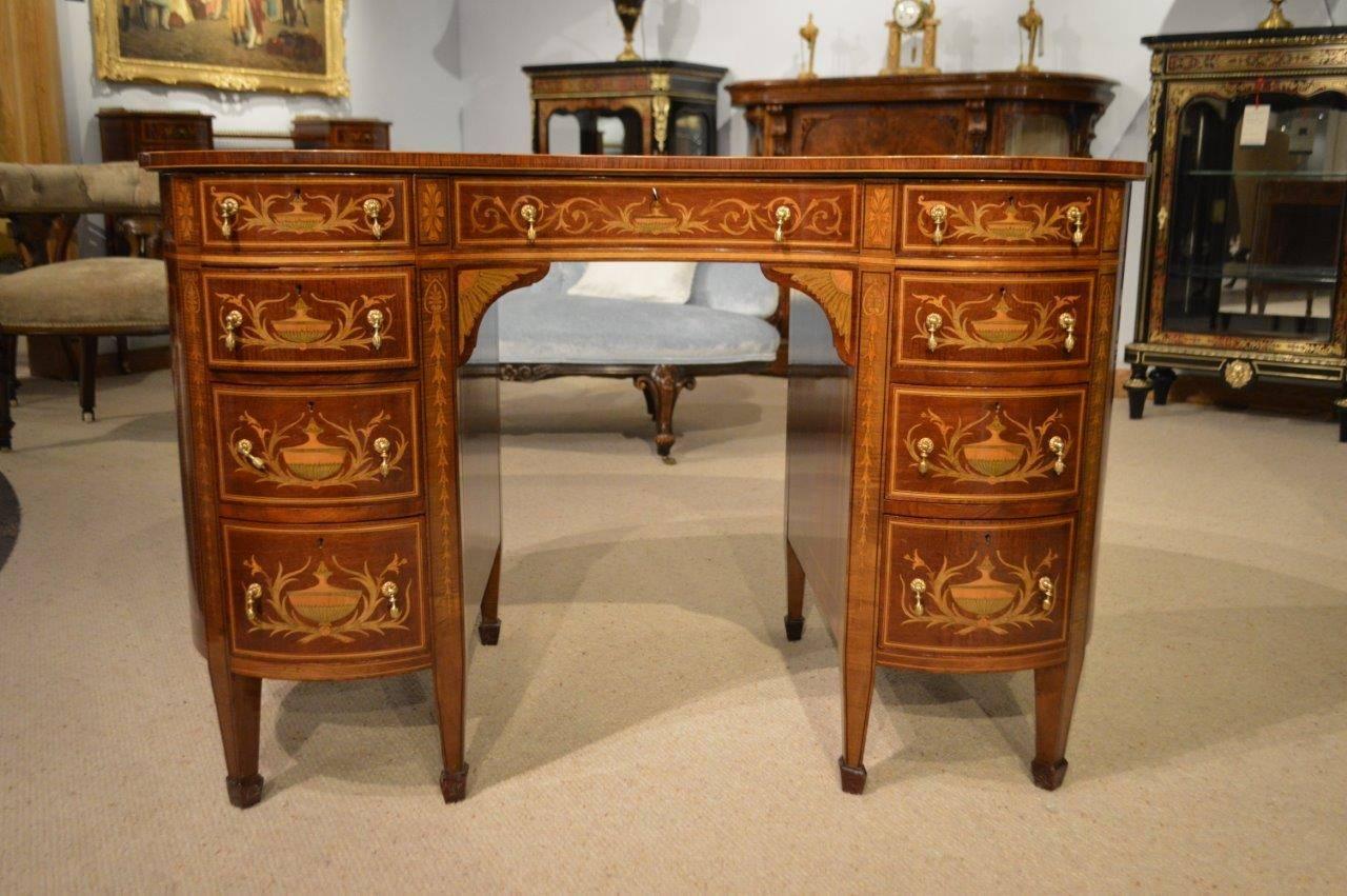 Early 20th Century Fine Quality Mahogany Inlaid Late Victorian Period Kidney Shaped Desk