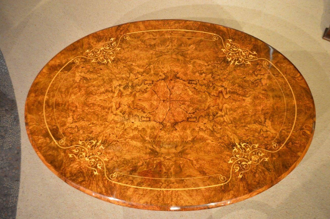 Good Burl Walnut Victorian Period Antique Loo Table In Excellent Condition In Darwen, GB