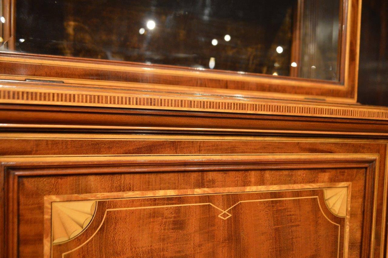 Fine Quality Pair of Fiddleback Mahogany Edwardian Period Inlaid Cabinets 1