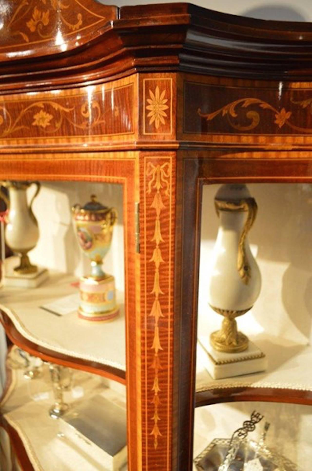 Early 20th Century Exhibition Quality Mahogany Inlaid Serpentine Display Cabinet by Maple & Co