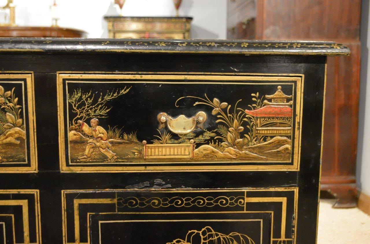 Early 20th Century Fine Quality Chinoiserie Lacquered Edwardian Period Cupboard