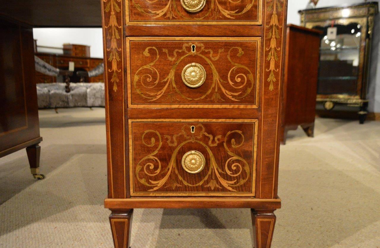 Fine Quality Marquetry and Pen-Work Inlaid Sheraton Revival Antique Writing Desk In Excellent Condition In Darwen, GB