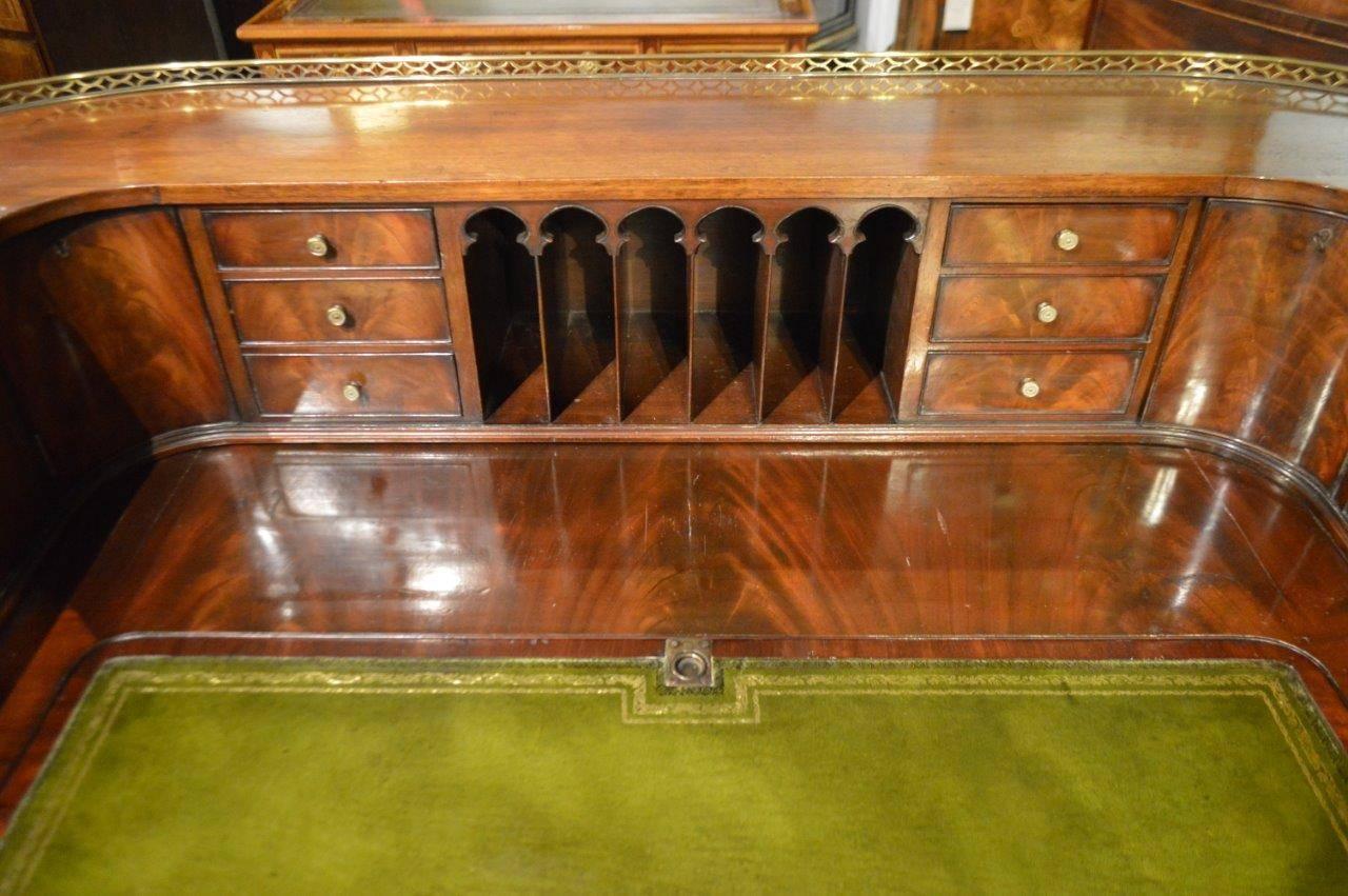 Late 19th Century Fine Quality George III Style Flamed Mahogany Carlton House Desk