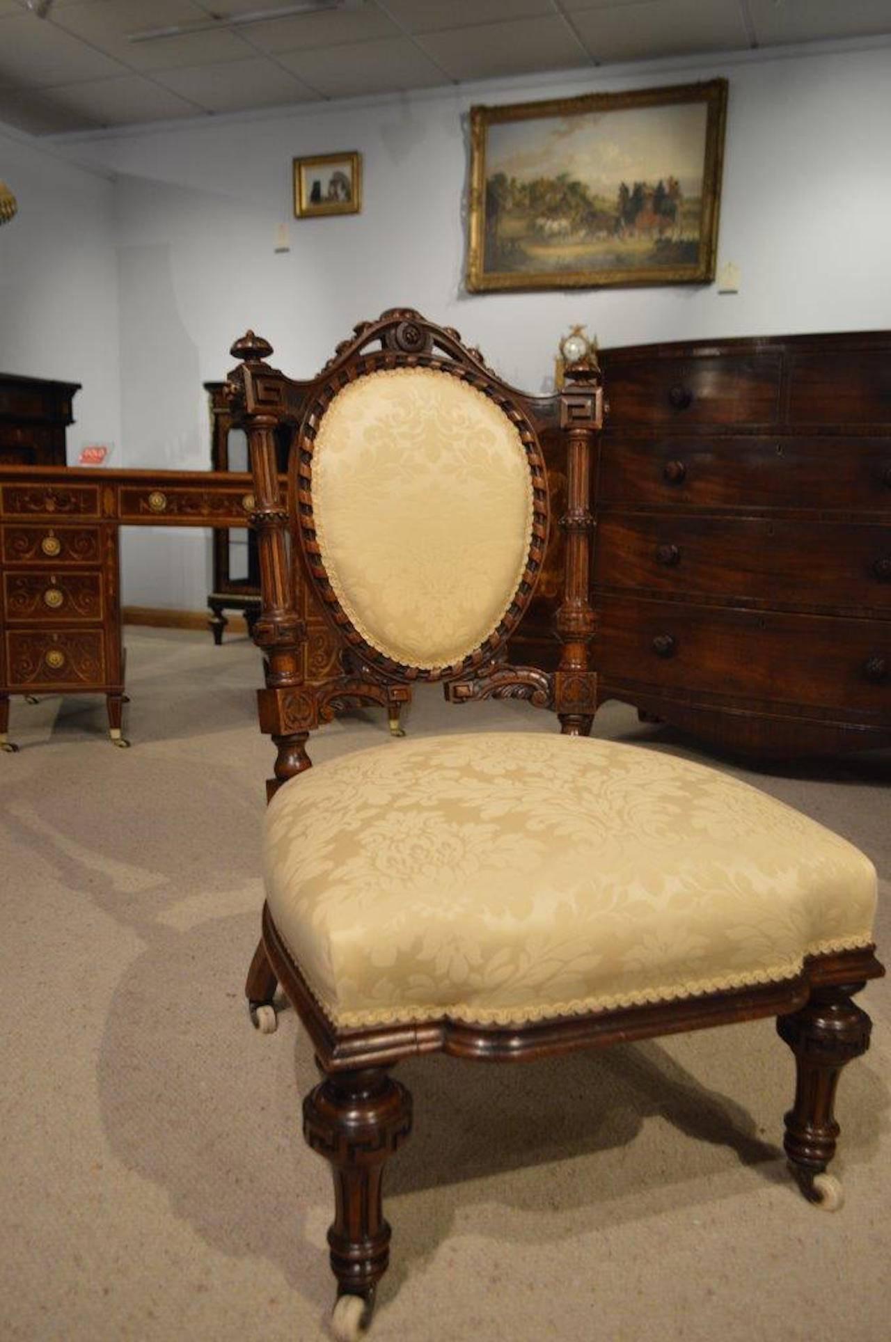 Stunning Quality Carved Walnut Victorian Period Ladies and Gents Chairs In Excellent Condition In Darwen, GB