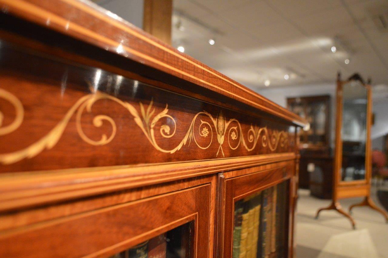 Fine Quality Marquetry Inlaid Edwardian Period Two-Door Bookcase In Excellent Condition In Darwen, GB