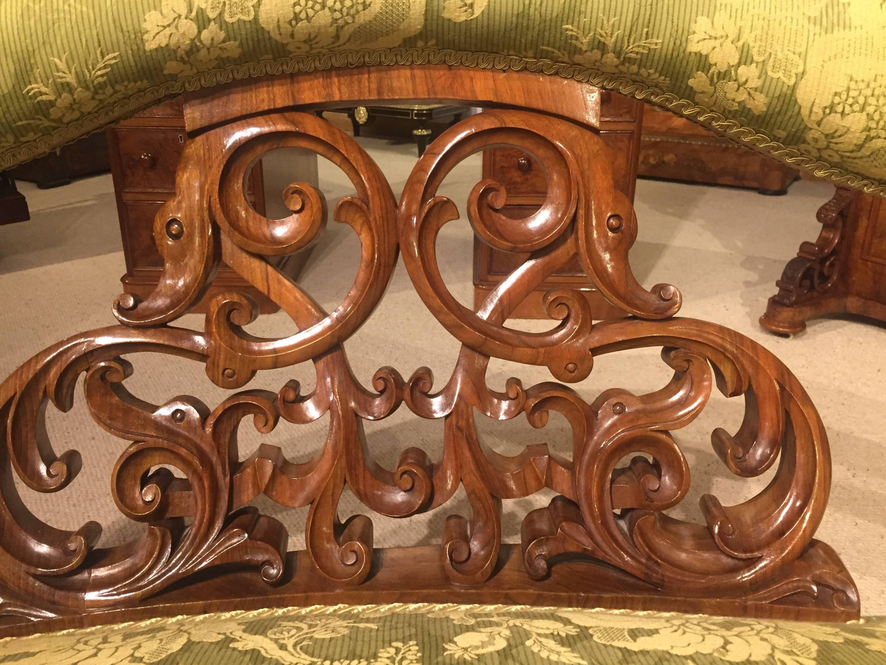 Mid-19th Century Beautiful Quality Carved Walnut Victorian Period Boudoir Sofa