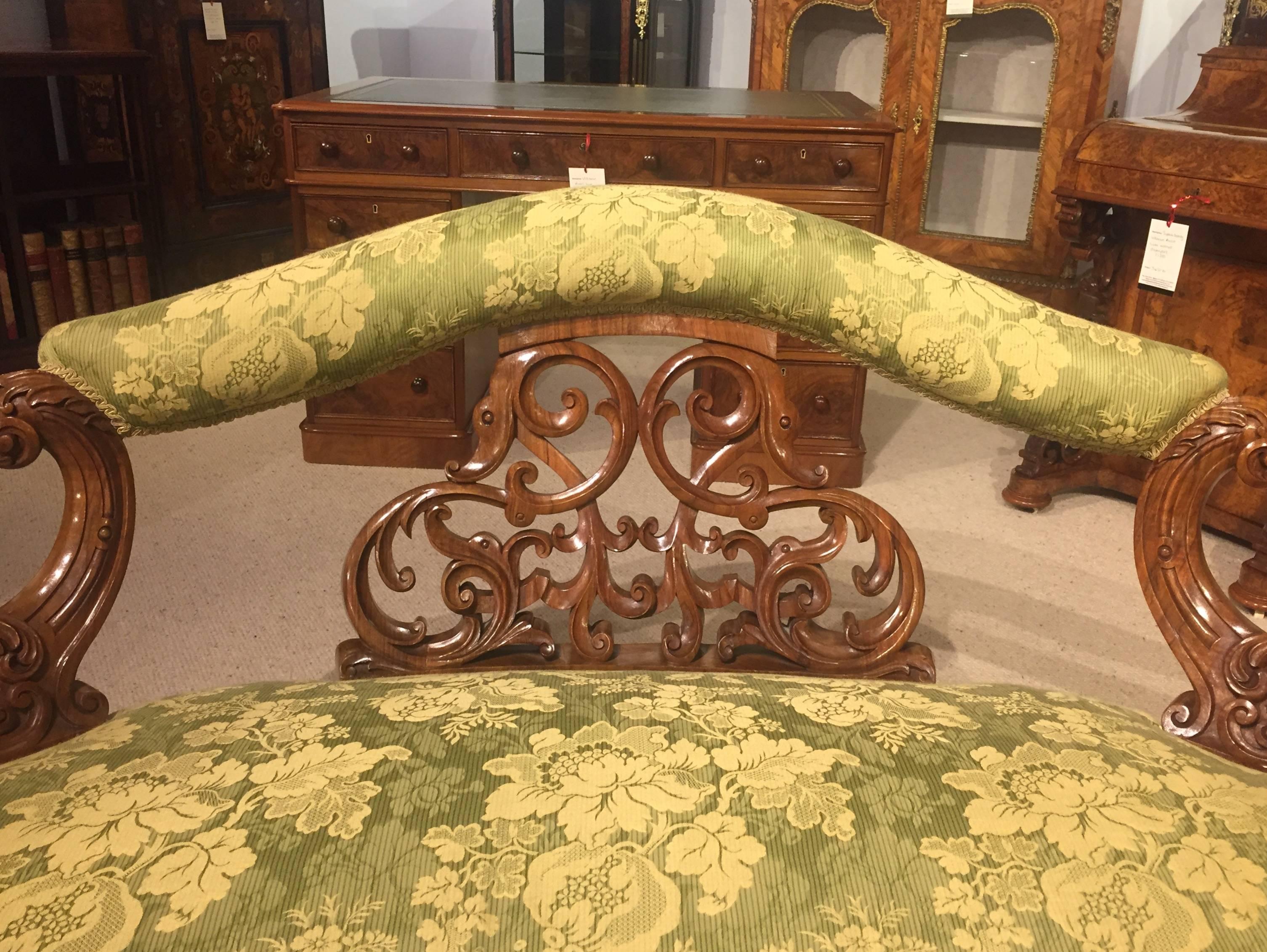 Beautiful Quality Carved Walnut Victorian Period Boudoir Sofa 4