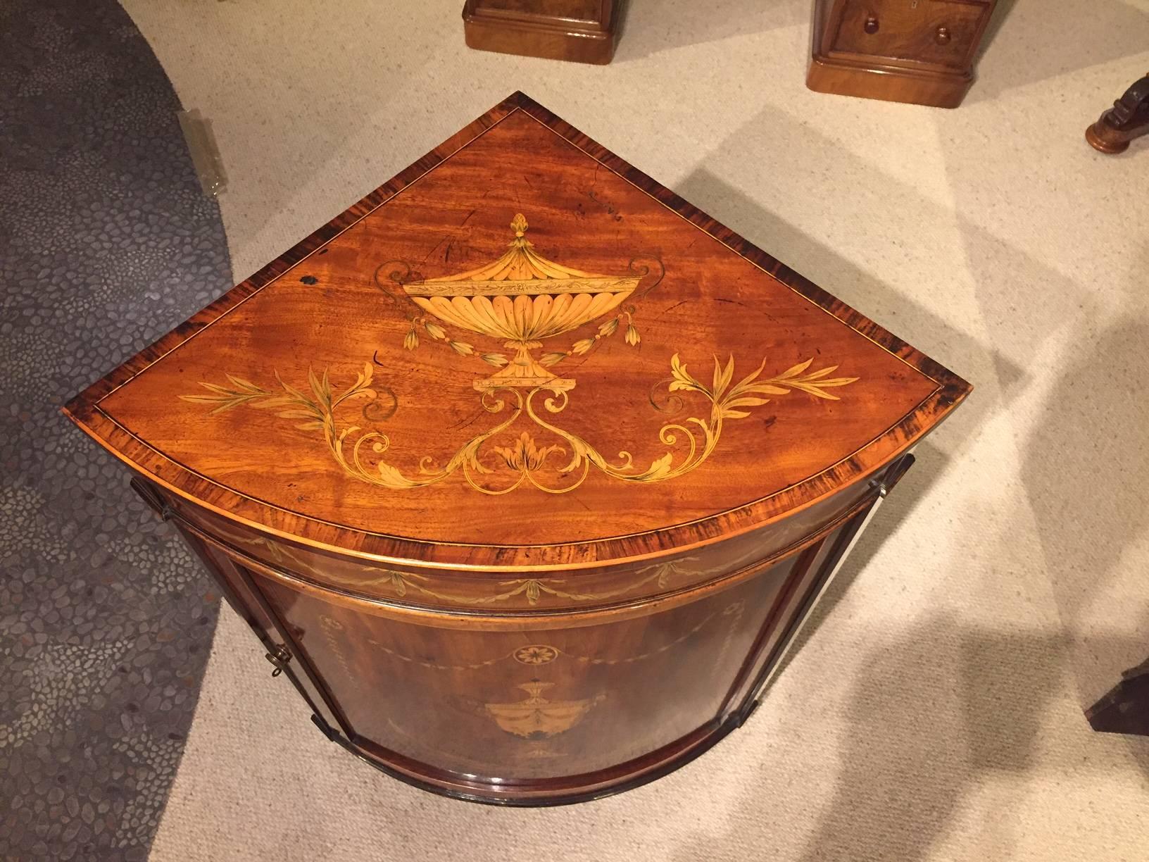 Early 20th Century Mahogany Inlaid Edwardian Period Sheraton Revival Corner Cabinet