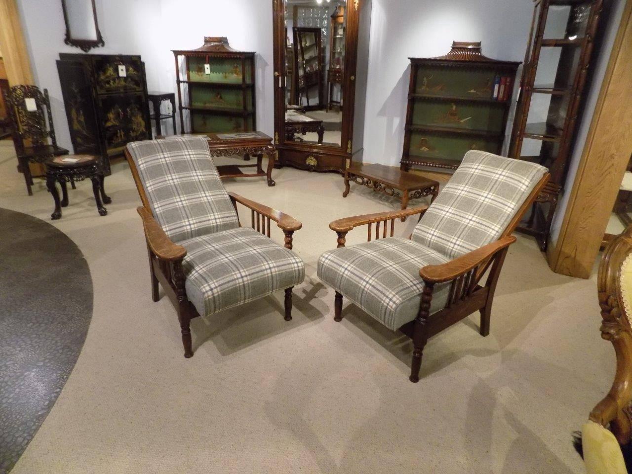 Early 20th Century Good Pair of Oak Arts & Crafts Period Reclining Armchairs