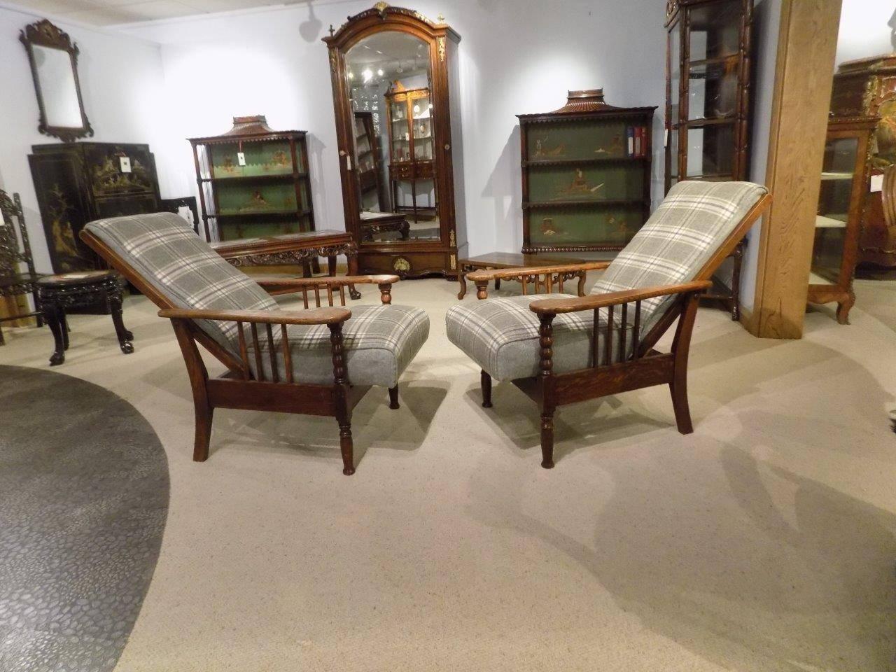 Good Pair of Oak Arts & Crafts Period Reclining Armchairs 2
