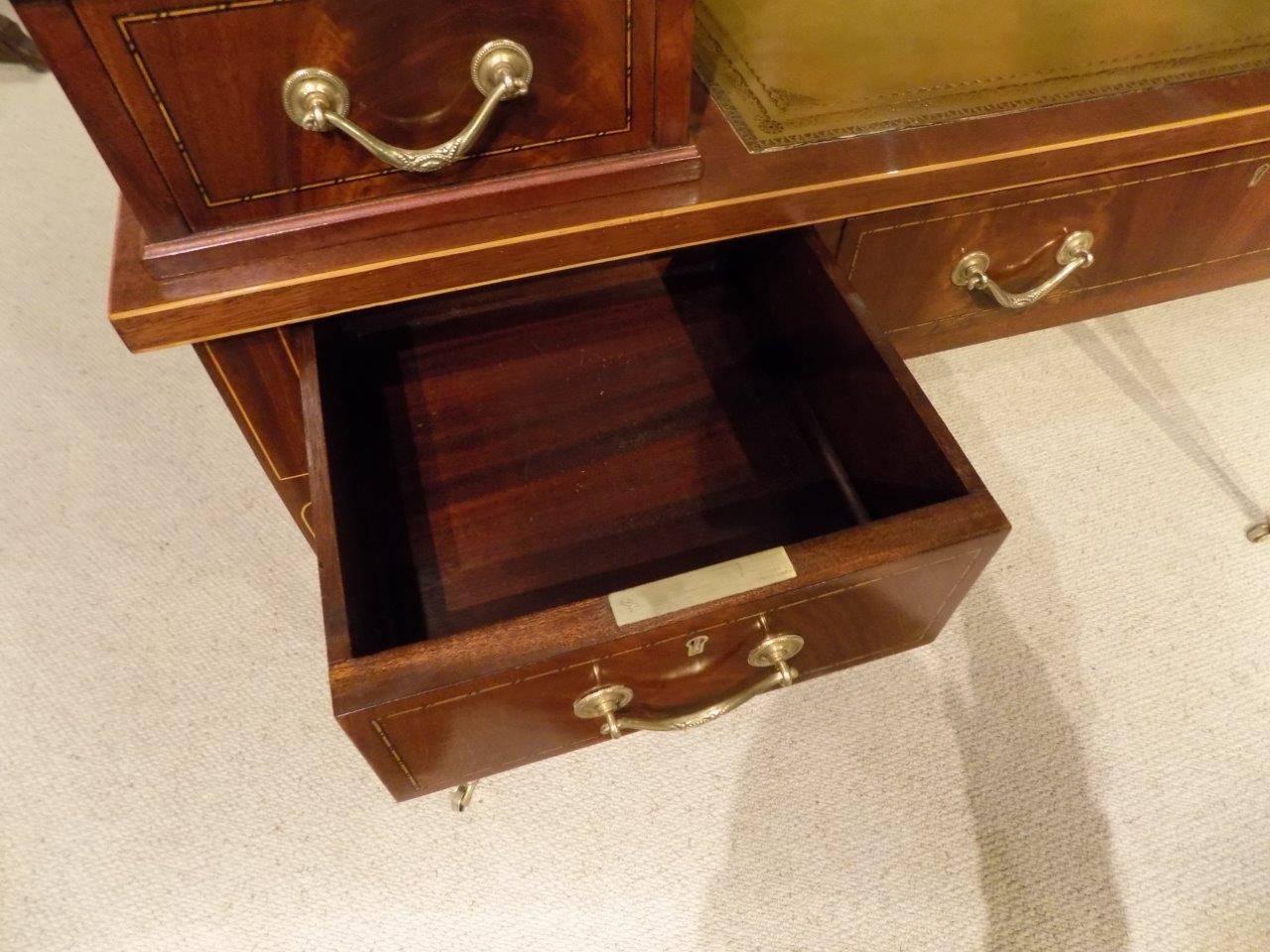 Fine Quality Edwardian Period Flamed Mahogany Carlton House Desk 3