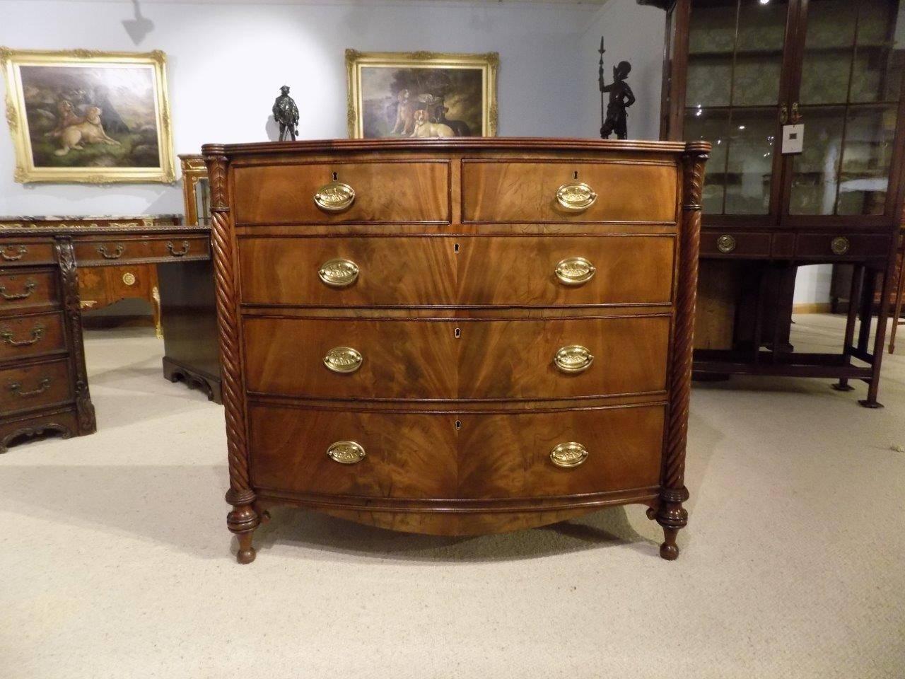 Beautiful Scottish Regency Period Flame Mahogany Bow Front Chest of Drawers 3