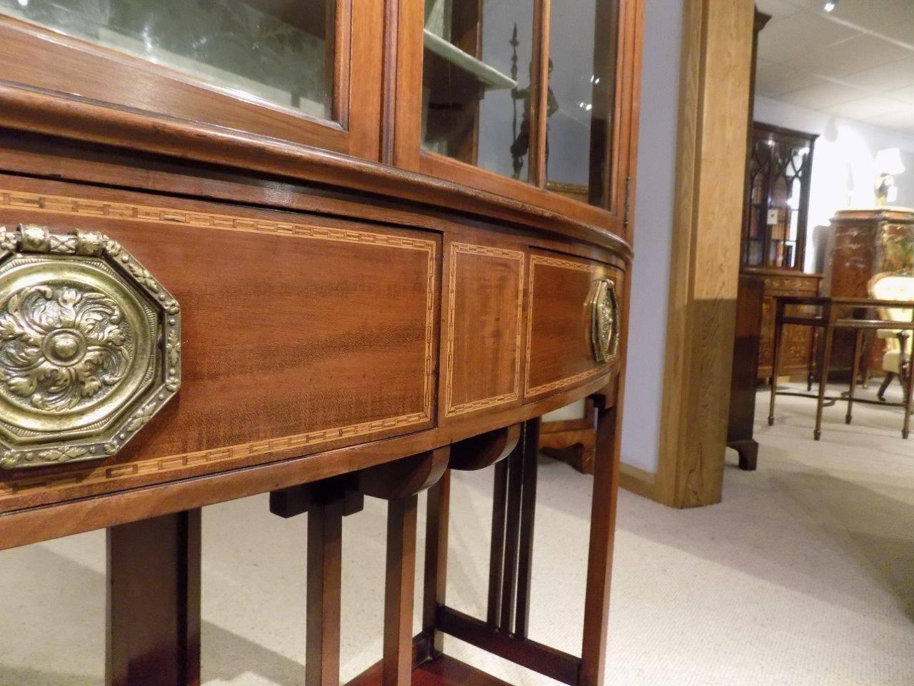 Fine Quality Mahogany Arts & Crafts Period Cabinet by Shapland & Petter In Excellent Condition In Darwen, GB