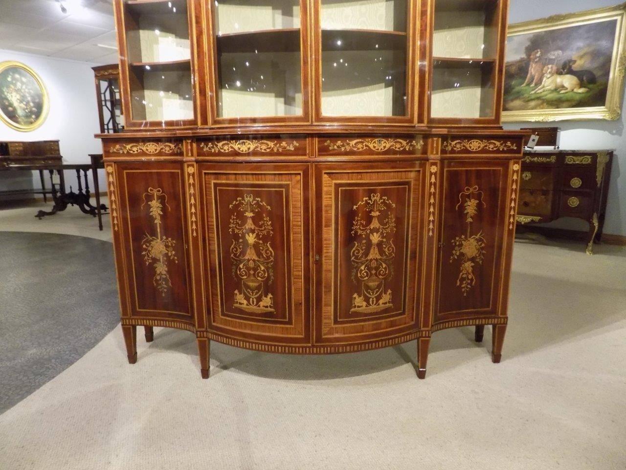 Exhibition Quality Serpentine Mahogany Display Cabinet by Edwards and Roberts 2