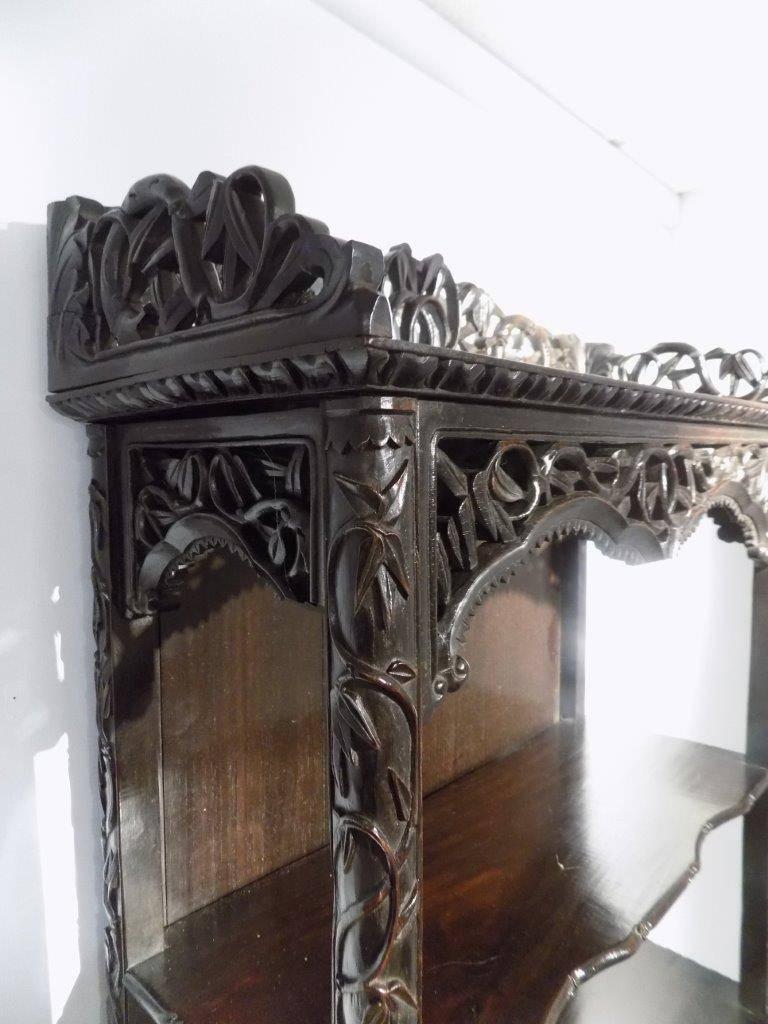 Carved 19th Century Chinese Open Wall Shelves In Excellent Condition In Darwen, GB