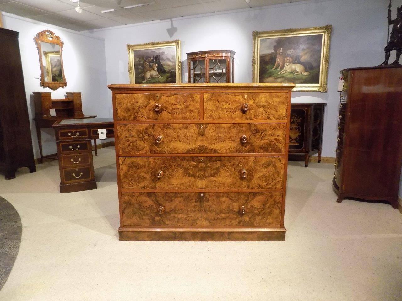 High Quality Victorian Period Burr Walnut Chest of Drawers by A. Blain 4