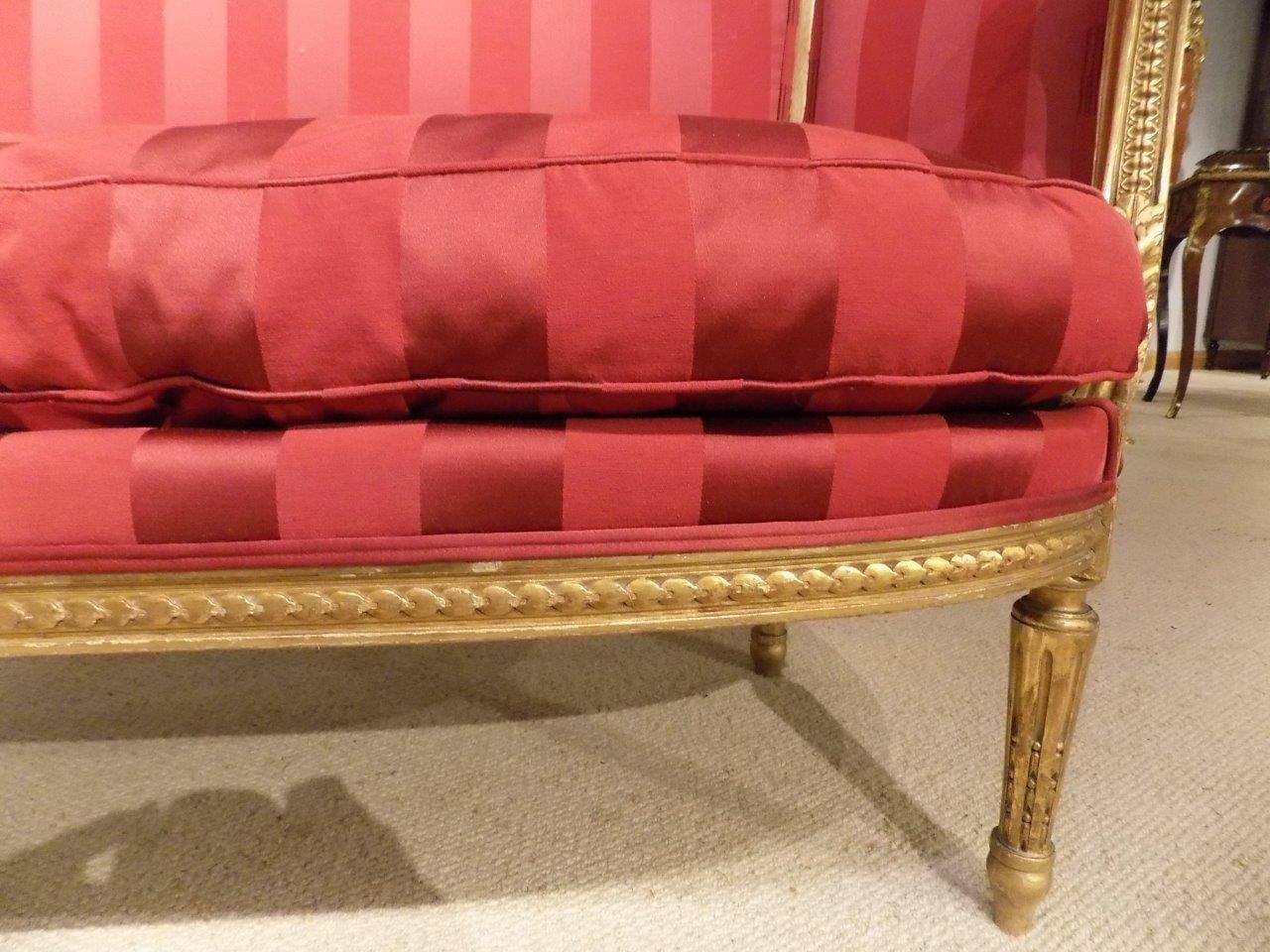 Early 20th Century Carved Giltwood Antique French Canapé/Settee