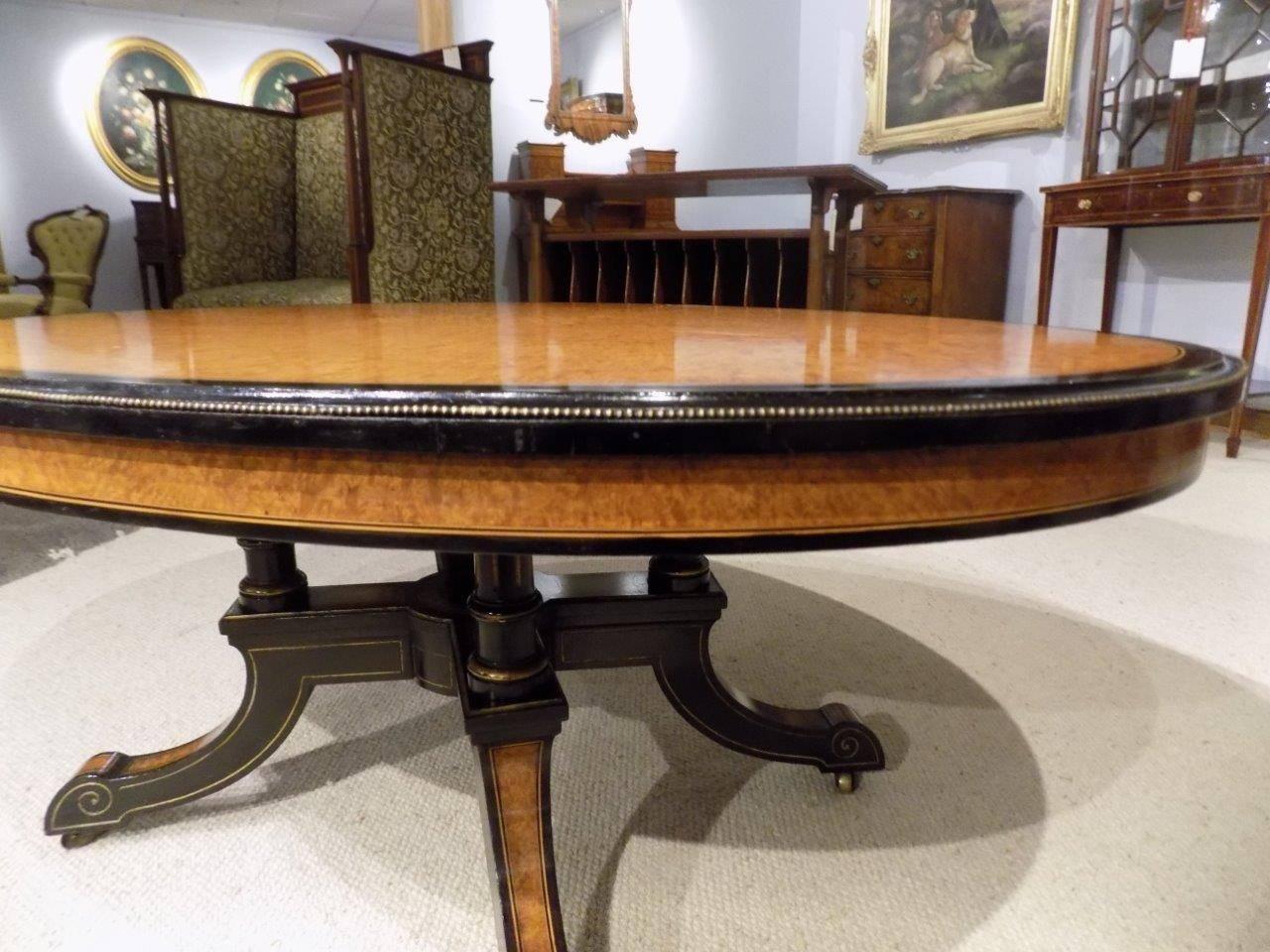 Beautiful Amboyna and Ebony Victorian Period Antique Coffee Table In Excellent Condition In Darwen, GB