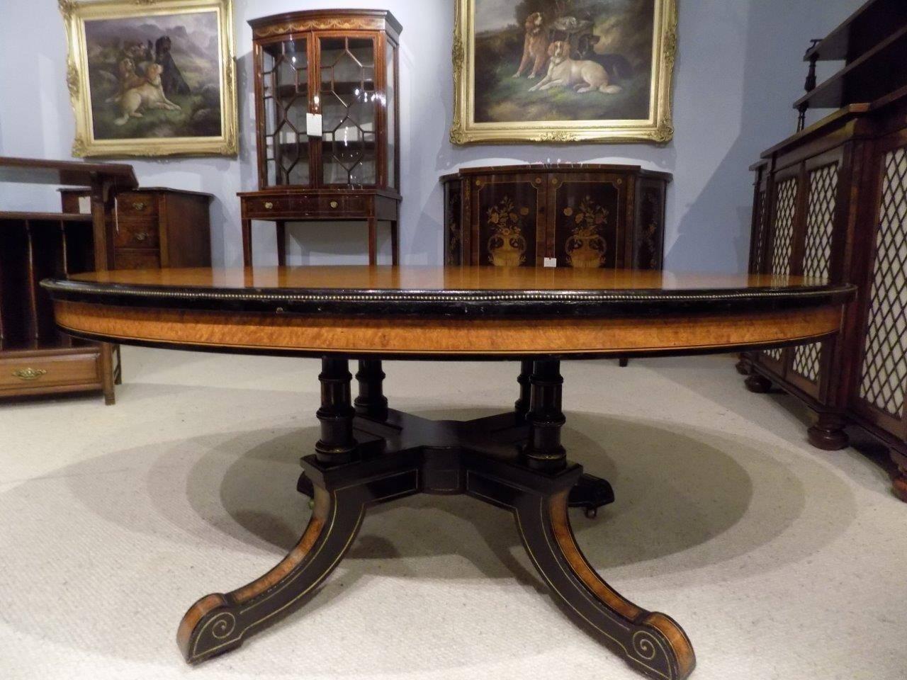 Beautiful Amboyna and Ebony Victorian Period Antique Coffee Table 6