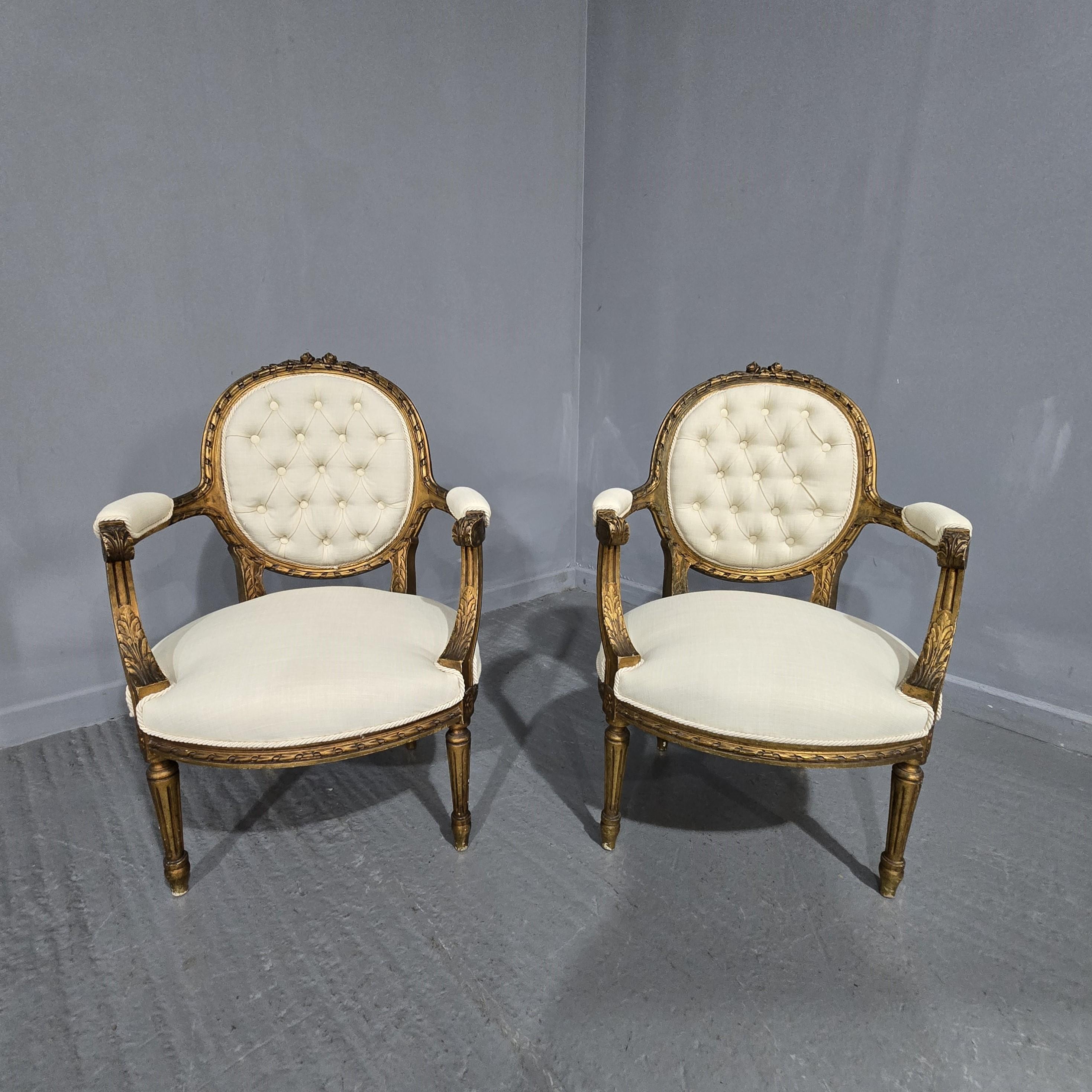 Nizza Paar Französisch Ellenbogen Stühle (Louis XIV.) im Angebot