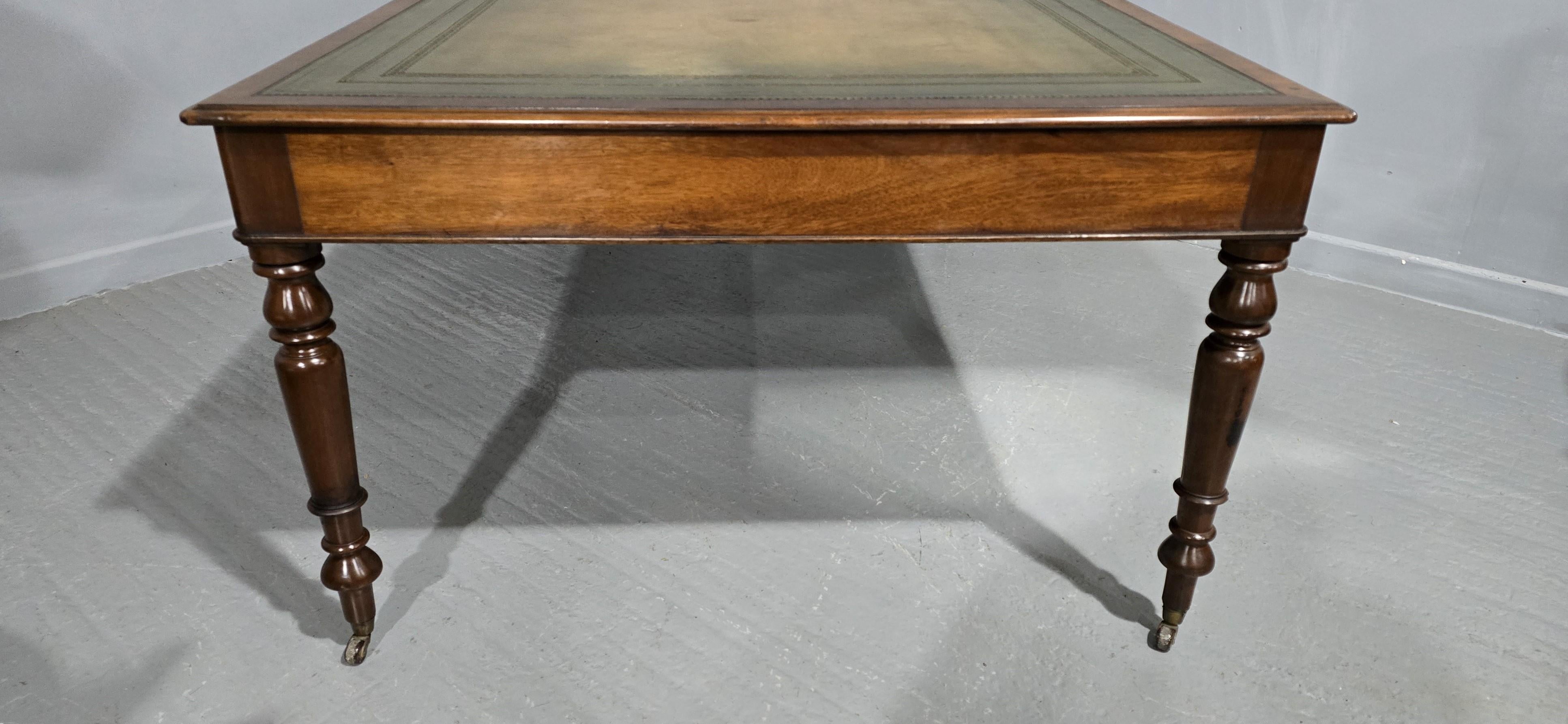 Wonderful  Huge Victorian Mahogany Library Table For Sale 7
