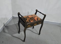 Bellissimo sgabello da pianoforte in stile chinoiserie
