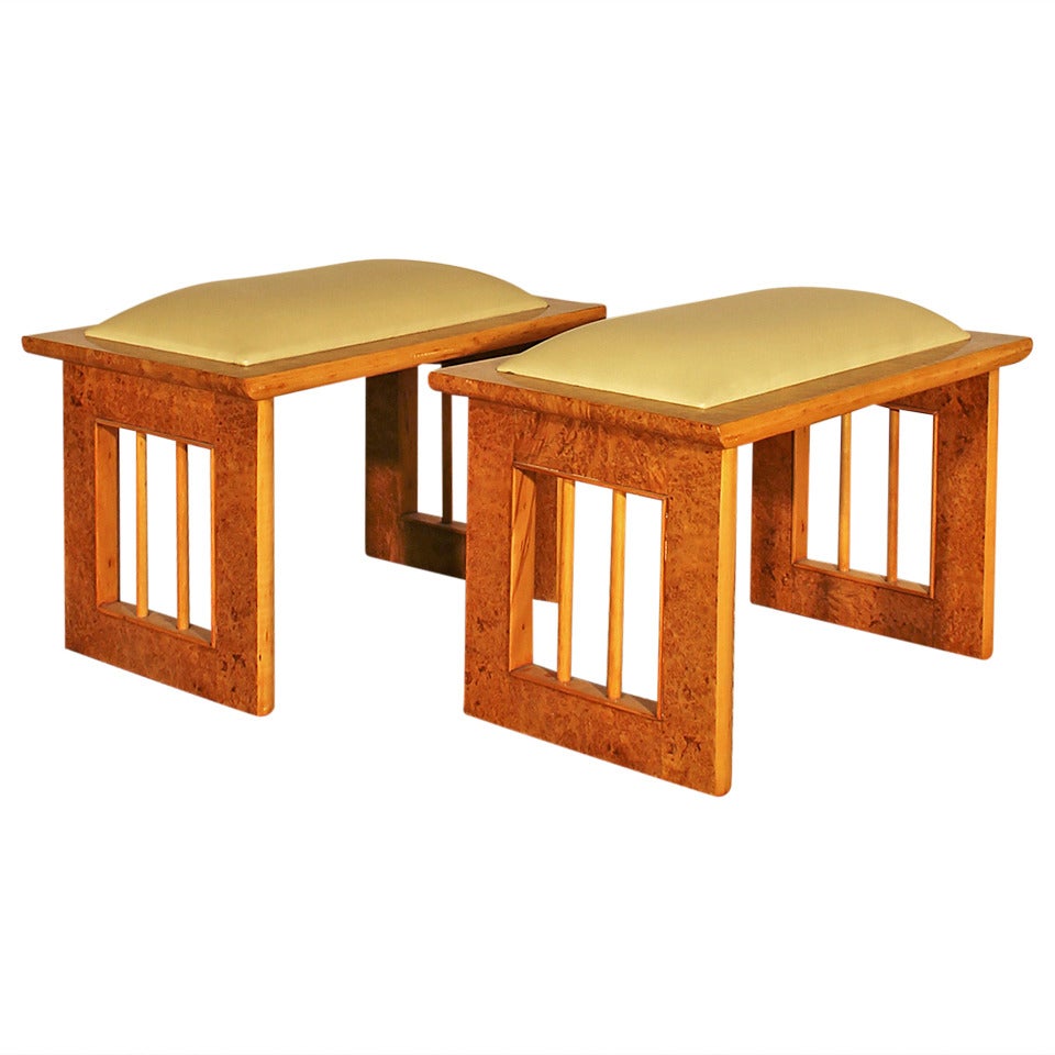 1930s Pair of Art Deco Stools in Maple, Elm and Leather - Italy For Sale