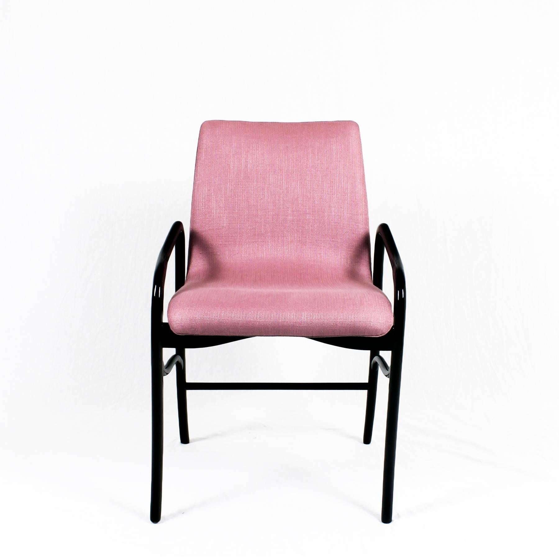 Set of four small armchairs, stained and varnished rounded beechwood, new pink linen upholstery.

Design: Enrico Ciuti.

Italy, circa 1960.