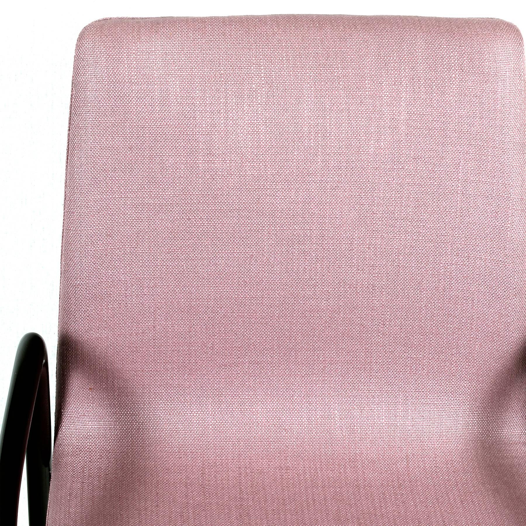 Satz von vier modernen Sesseln aus der Mitte des Jahrhunderts von Enrico Ciuti mit rosa Leinen – Italien im Angebot 3