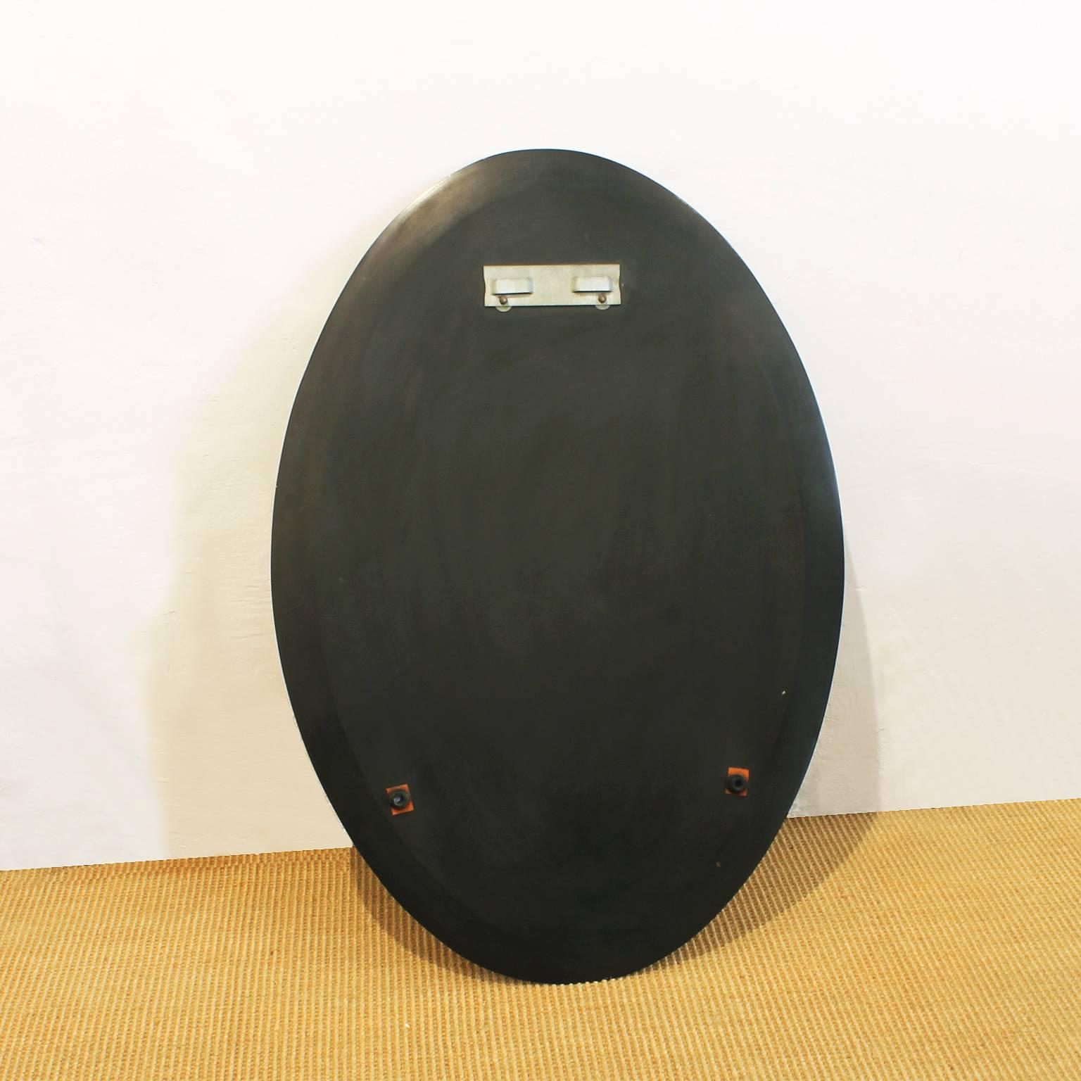 Italian Oval Mirror from the 1960s In Excellent Condition In Girona, ES
