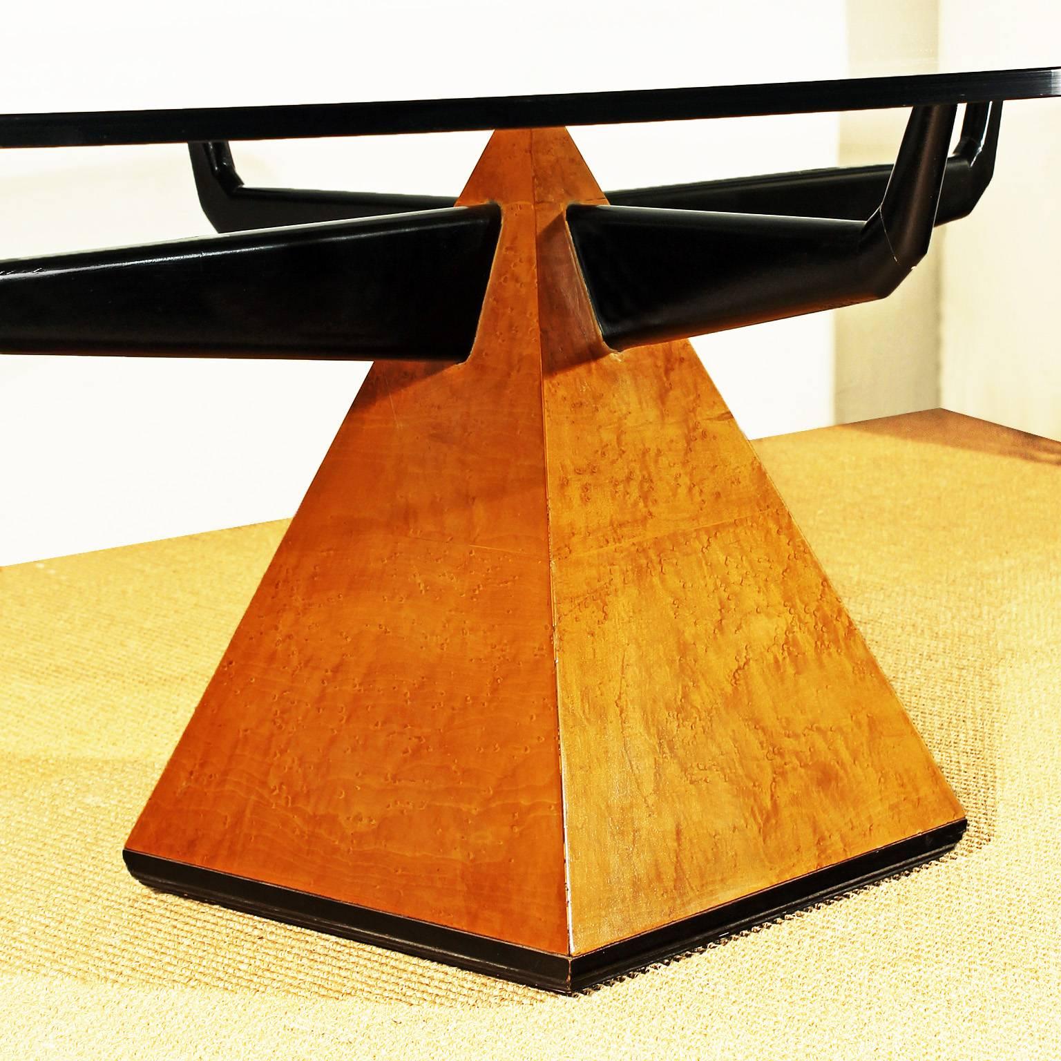 Mid-20th Century 1950s Pyramidal Coffee Table, maple, lacquered wood, thick glass - Italy