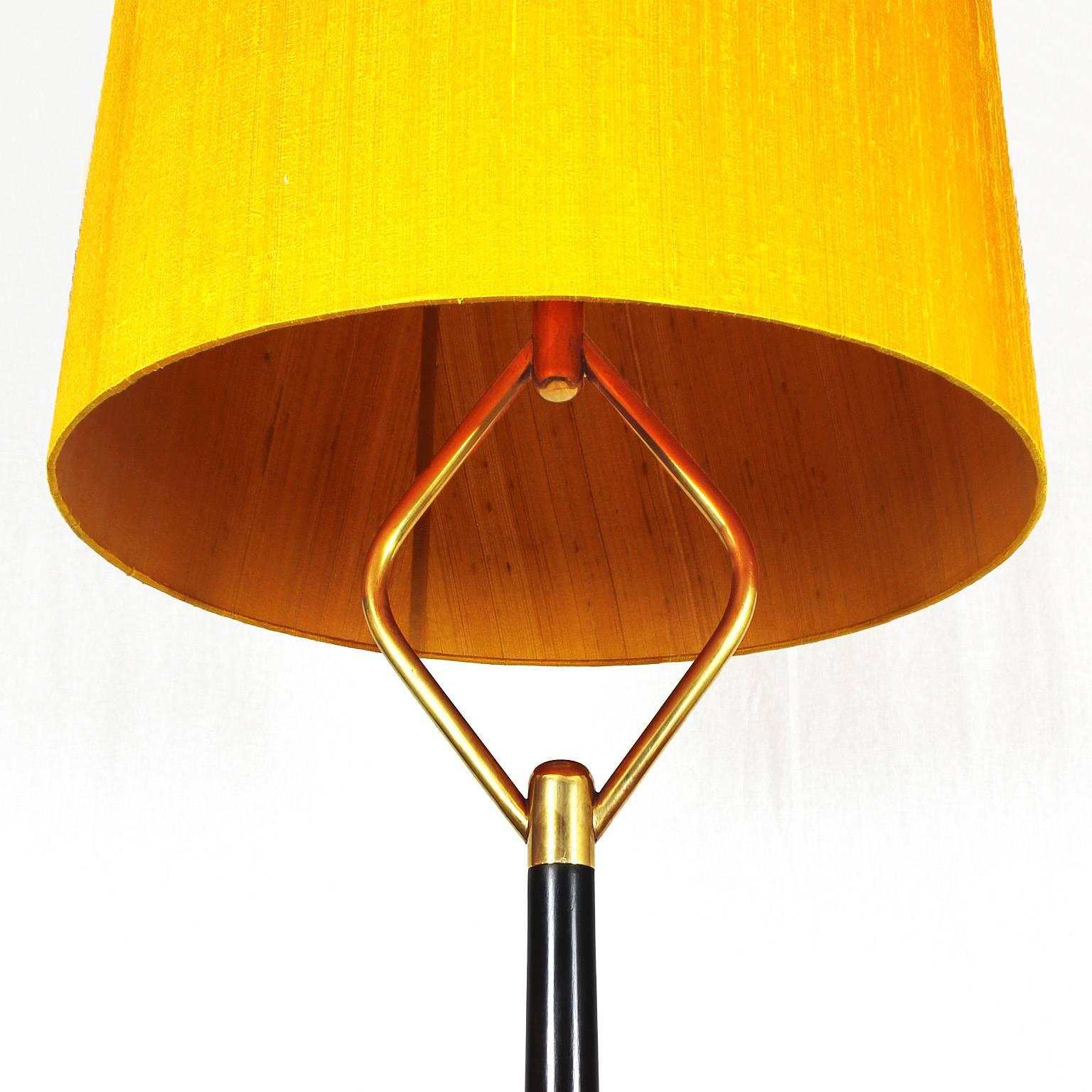 Stained 1940´s Standing Lamp, mahogany, polished brass, thick glass, golden silk- Italy 