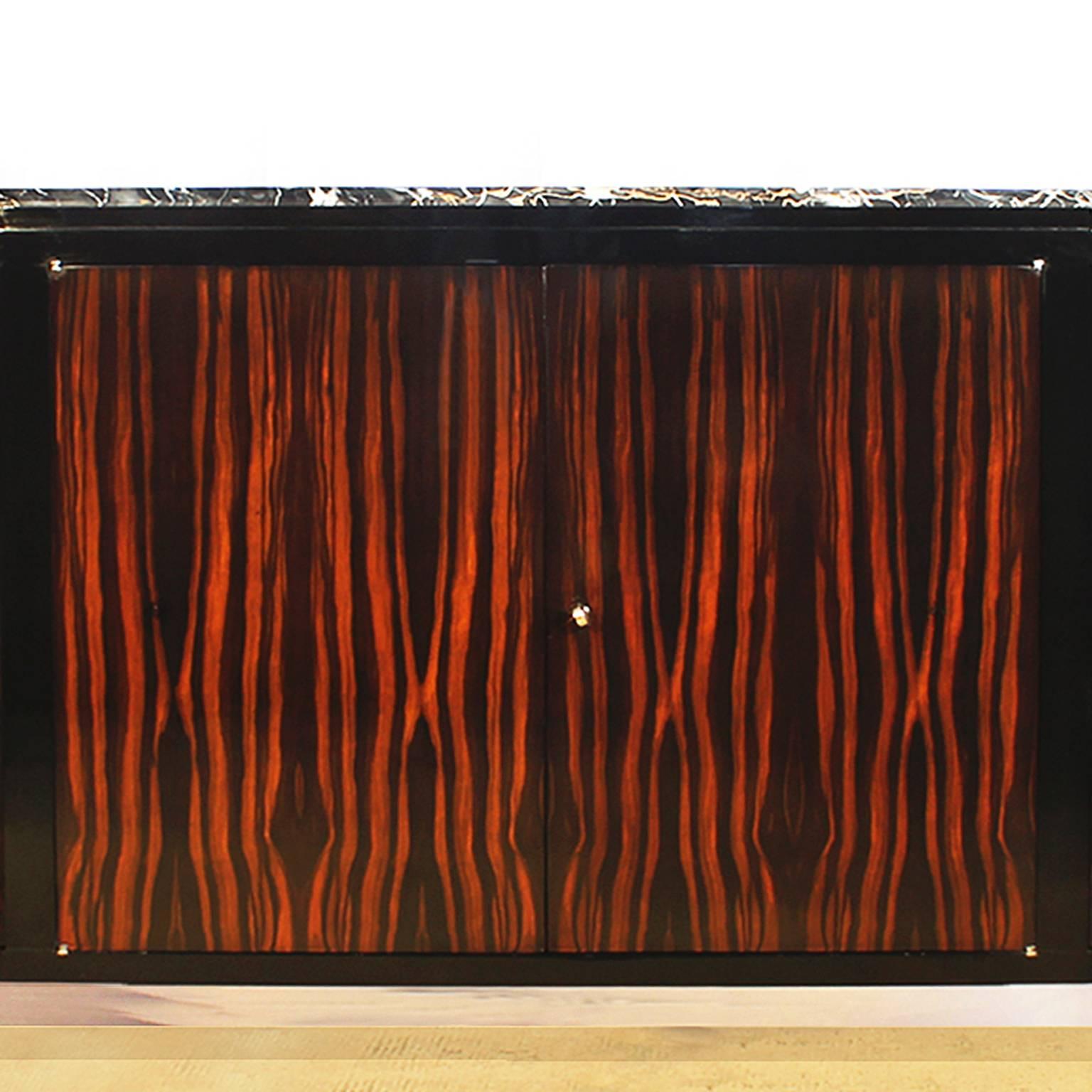 1925 - Art Deco French Sideboard, oak, Macassar ebony, Portor marble - France In Excellent Condition In Girona, ES