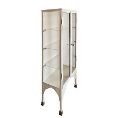 Medical display cabinet – Spain 1920